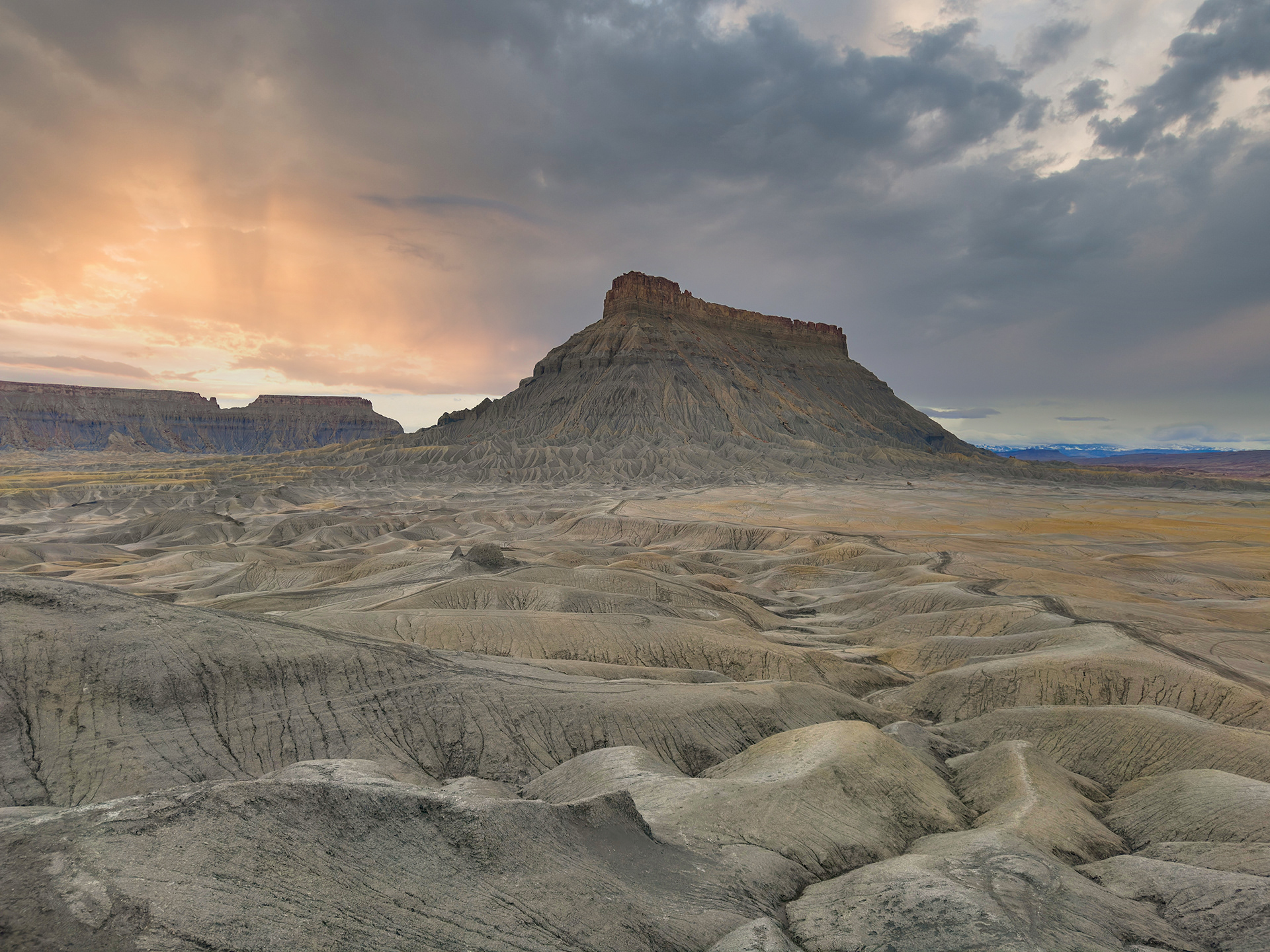 Factory Butte Hanksville, Utah