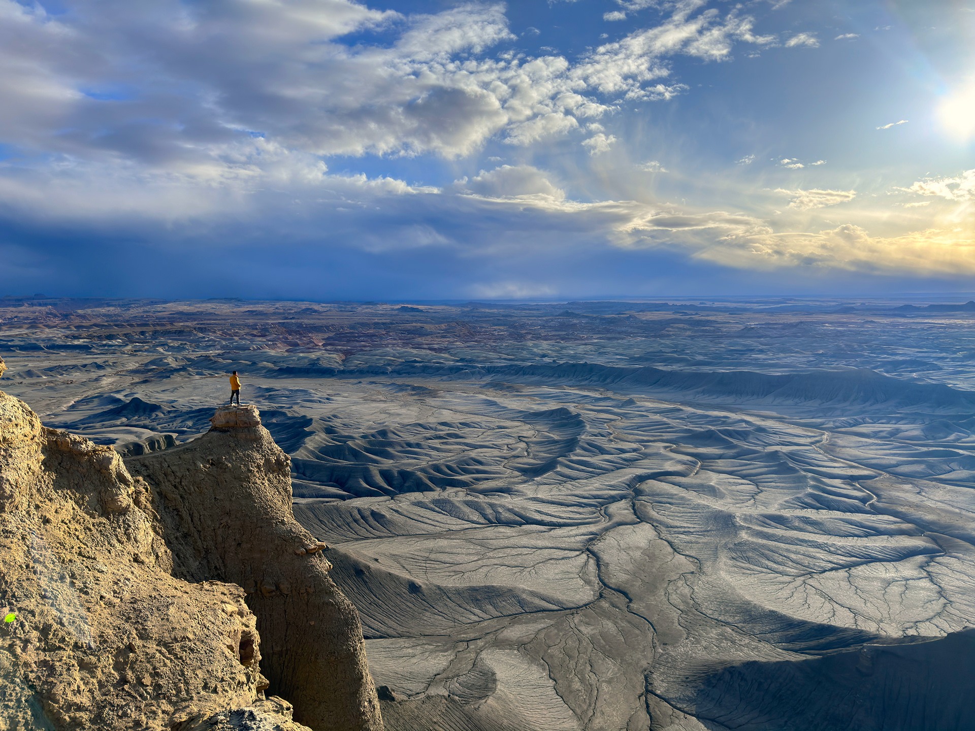 Moonscape Overlook Hanksville, Utah